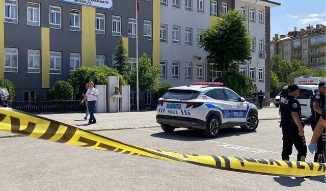 Konya'da Bir Öğretmen Okulda Uğradığı Silahlı Saldırıda Hayatını Kaybetti