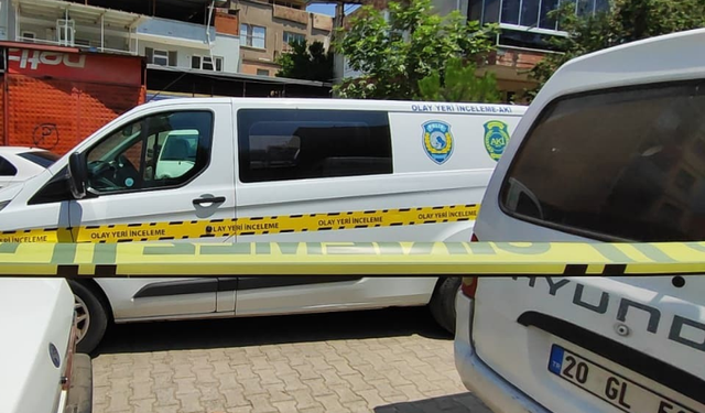 İzmir'de 75 Yaşındaki Adam karısını öldürüp Canına Kıydı