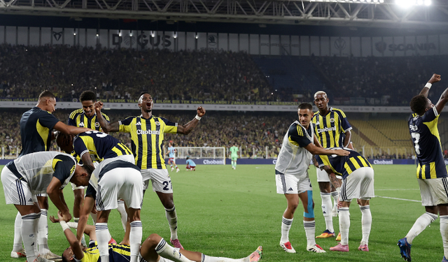 Fenerbahçe Feyenoord'u Farklı Yendi 5 - 2