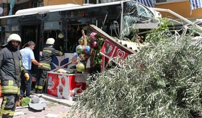 Denizli'de otobüs kazası: 2 ölü