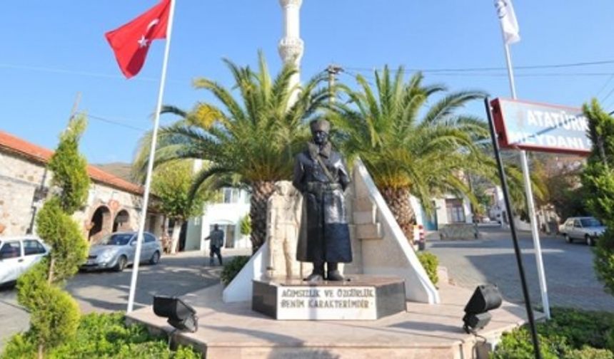 Güzelbahçe Belediyesi Ata'nın Heykelini Yeniledi 