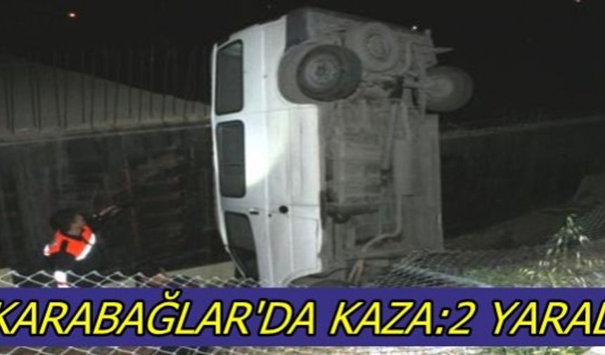 İzmir'de minibüs inşaat alanına devrildi 