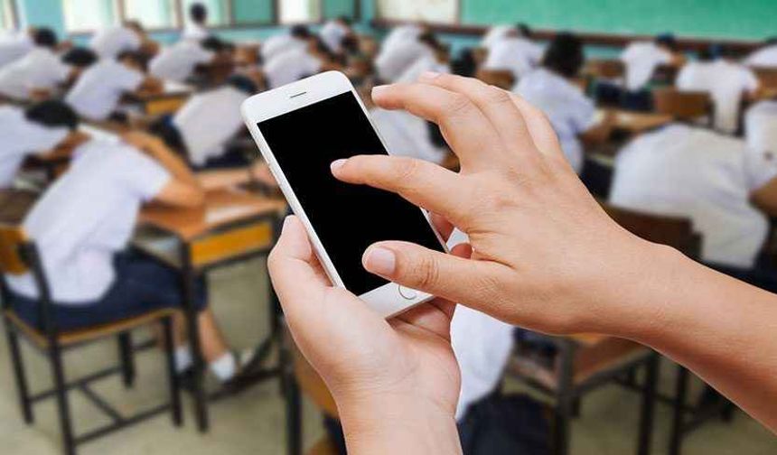 Okullarda cep telefonu yasağı teknoloji bağımlılığı riskini azaltıyor