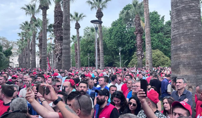 İzmir Büyükşehir Belediyesinde Maaş Krizi..