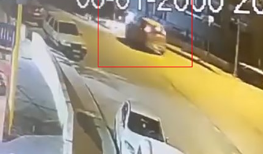 Park Halindeki Araçlara Çarpıp Kayıplara Karıştı