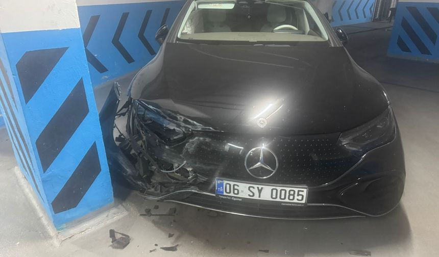 Çeşme'de vale 7 milyonluk aracı mahvetti
