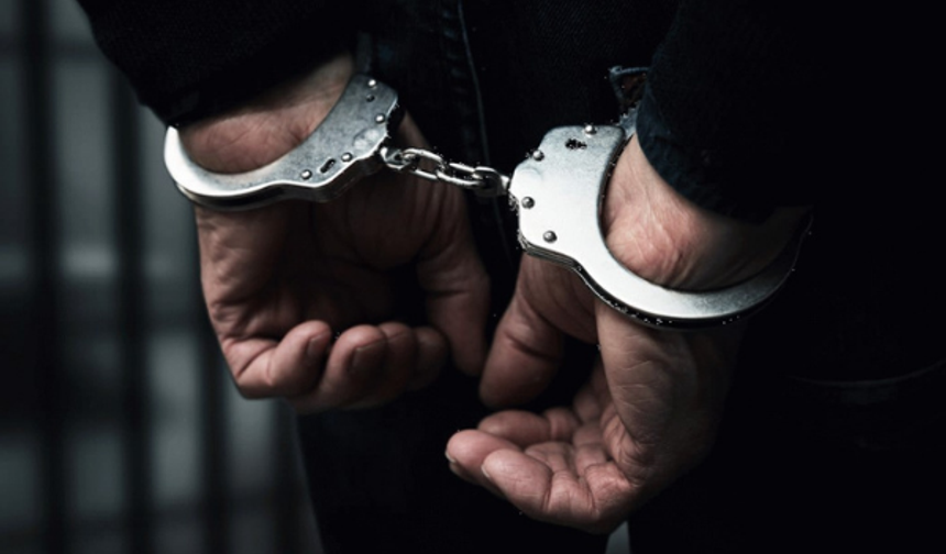 İzmir'de Polisin Zehir Tacirlerine Baskını 29 Bin Hap Ele Geçirildi