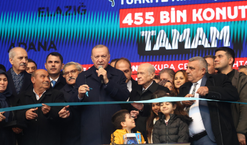Cumhurbaşkanı Erdoğan: "Devletle Milleti Karşı Karşıya Getirmeye Çalışanların Hiçbirisi Yok. Ama Biz Buradayız"