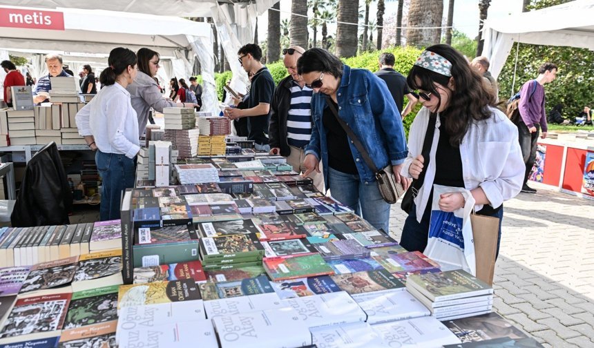 İZKİTAP öğrencilerin buluşma noktası oldu