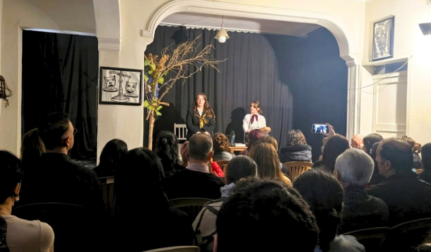 Umudun Sahnesi: “Nazım” Oyunu Büyük İlgi Gördü