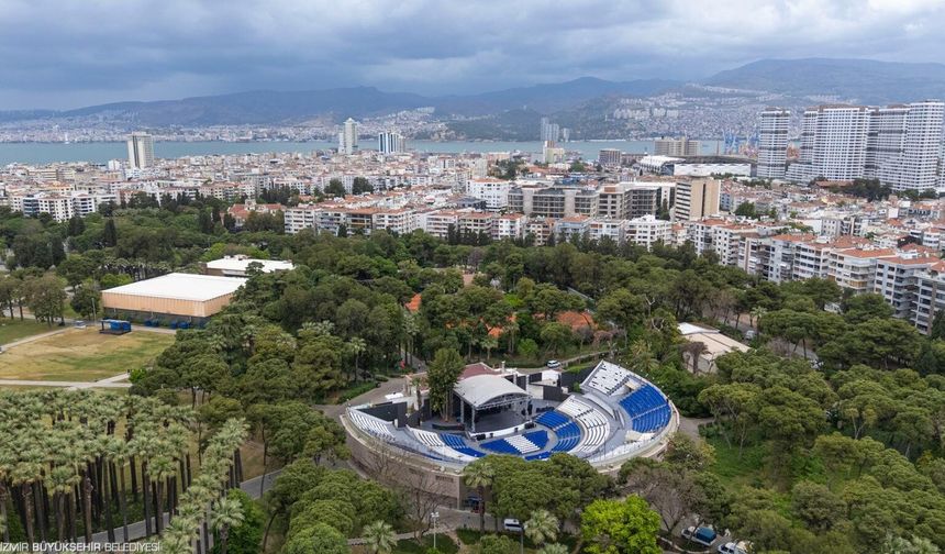 İzmir Büyükşehir Belediyesi, Atatürk Açıkhava Tiyatrosu’nu Yeni Sezona Hazırladı.